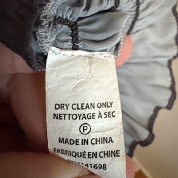 Ramy Brook Lauren Cold Shoulder Smocked Waist Satin Keyhole Blouse Women's L - Picture 3 of 7